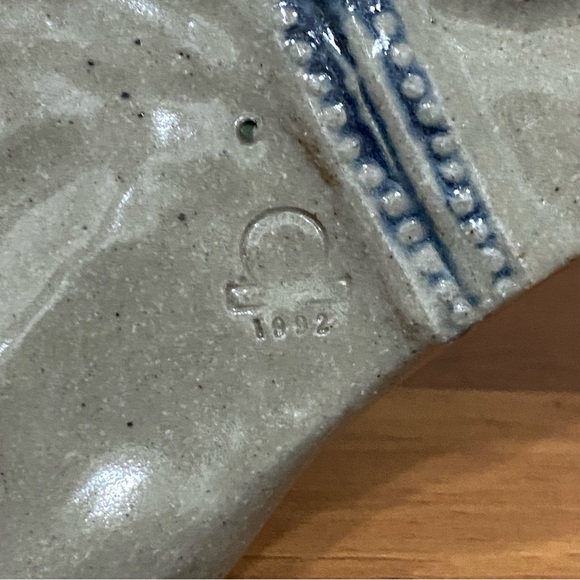 Vintage 1993 ROWE Pottery Salt Glazed Trumpet Angel Christmas Tree Ornament - Picture 10 of 10